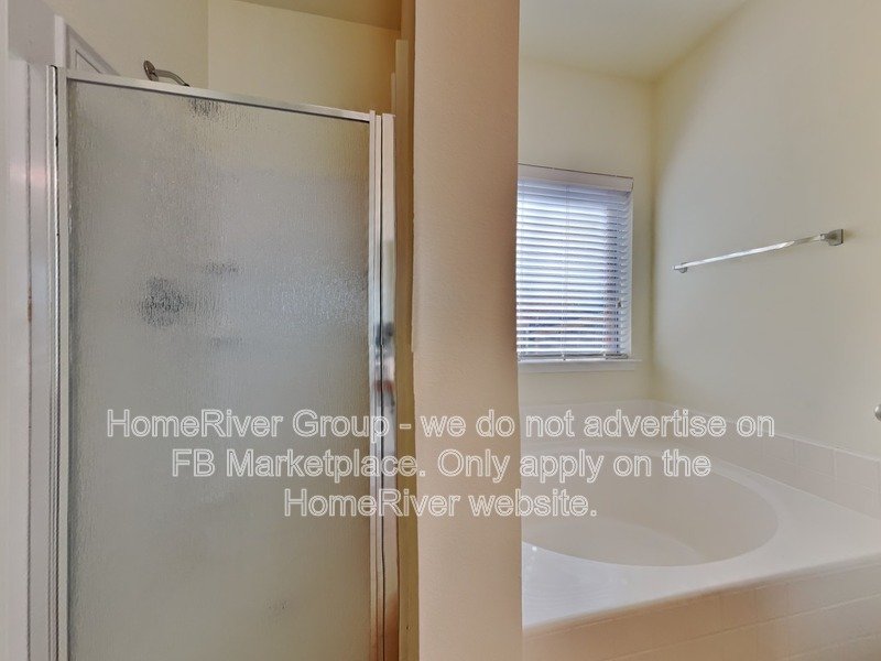 Spacious 4BR 2-Story | Fridge | W&amp;D. property image