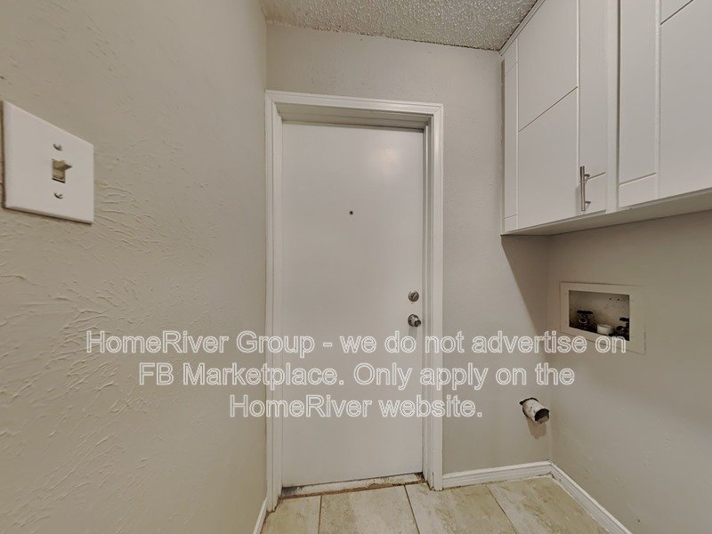 Spacious 3BR with Sunroom | Stainless Appliances | Pet-friendly. property image