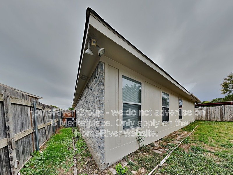 3-Bedroom | 2 Car Garage | Pets Welcomed. property image