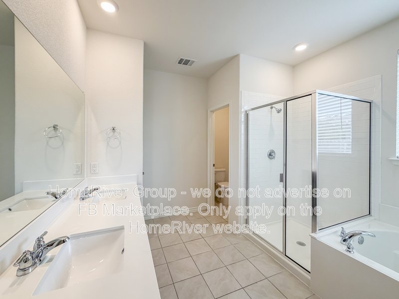 Available Now! Amazing 4 beds and 3 baths home!! property image