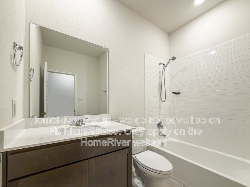 Available Now! Amazing 4 beds and 3 baths home!! property image