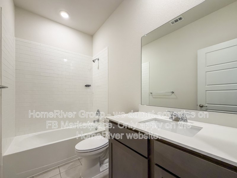 Available Now! Amazing 4 beds and 3 baths home!! property image