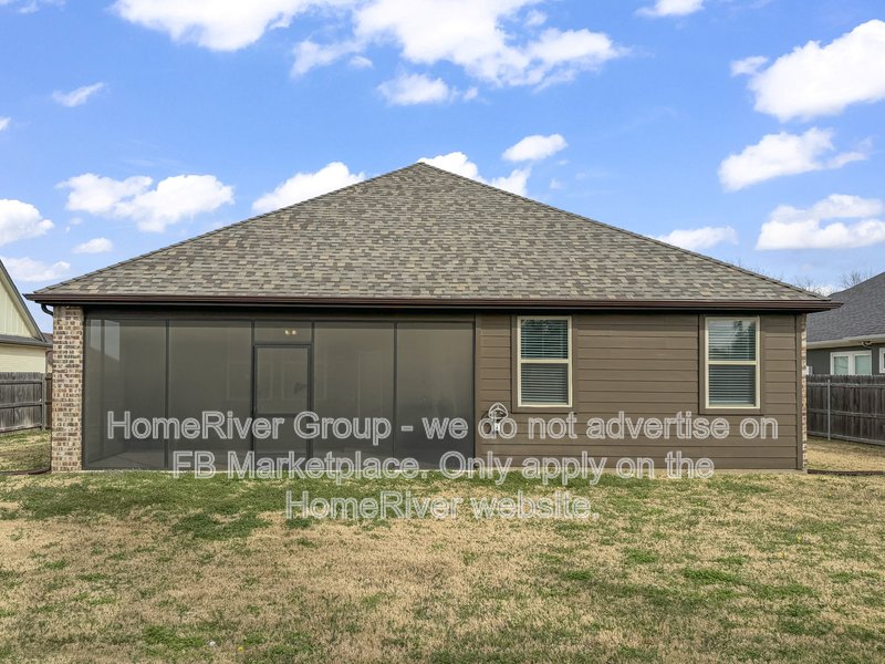 Available Now! Amazing 4 beds and 3 baths home!! property image