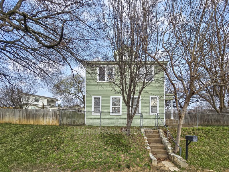 3 BR Home | Corner Lot | Deck | Refrigerator, Washer, and Dryer property image