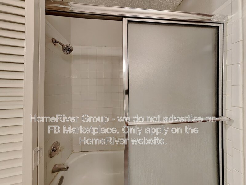 Arlington Oaks Oasis: Modern Condo Living Awaits! property image