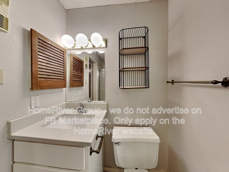 Arlington Oaks Oasis: Modern Condo Living Awaits! property image