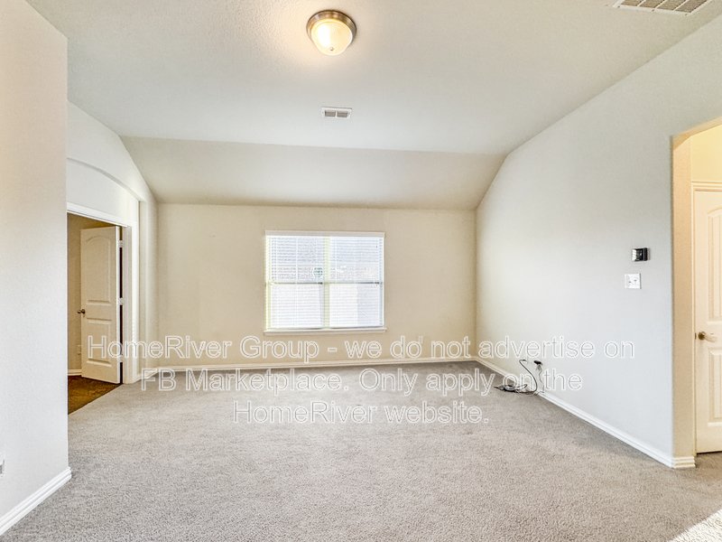 Move-in Ready 4 BR Home | Gas Fireplace and Burners | Community Pool property image