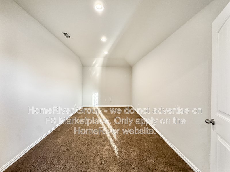 Move-in Ready 4 BR Home | Gas Fireplace and Burners | Community Pool property image