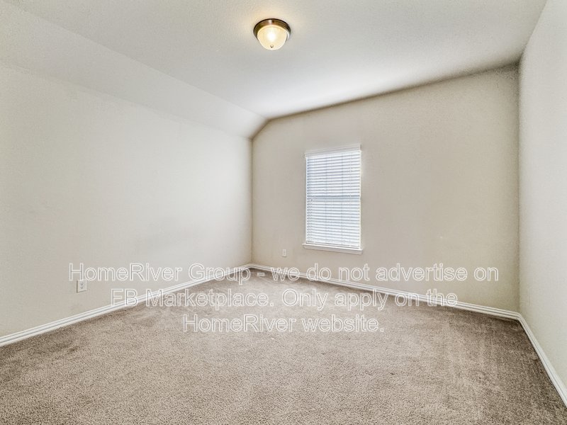 Move-in Ready 4 BR Home | Gas Fireplace and Burners | Community Pool property image