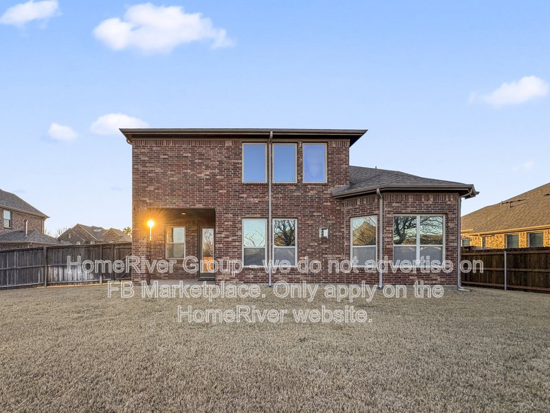 Move-in Ready 4 BR Home | Gas Fireplace and Burners | Community Pool property image