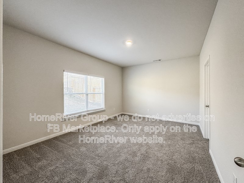 Available Now! Amazing 5 beds and 2.5 baths home! property image