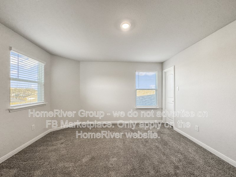 Available Now! Amazing 5 beds and 2.5 baths home! property image