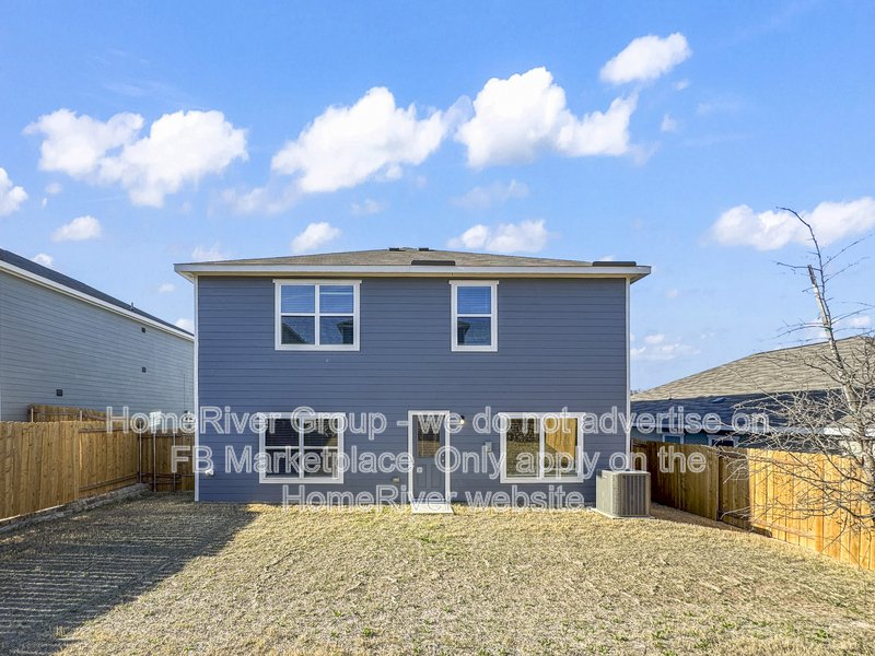 Available Now! Amazing 5 beds and 2.5 baths home! property image