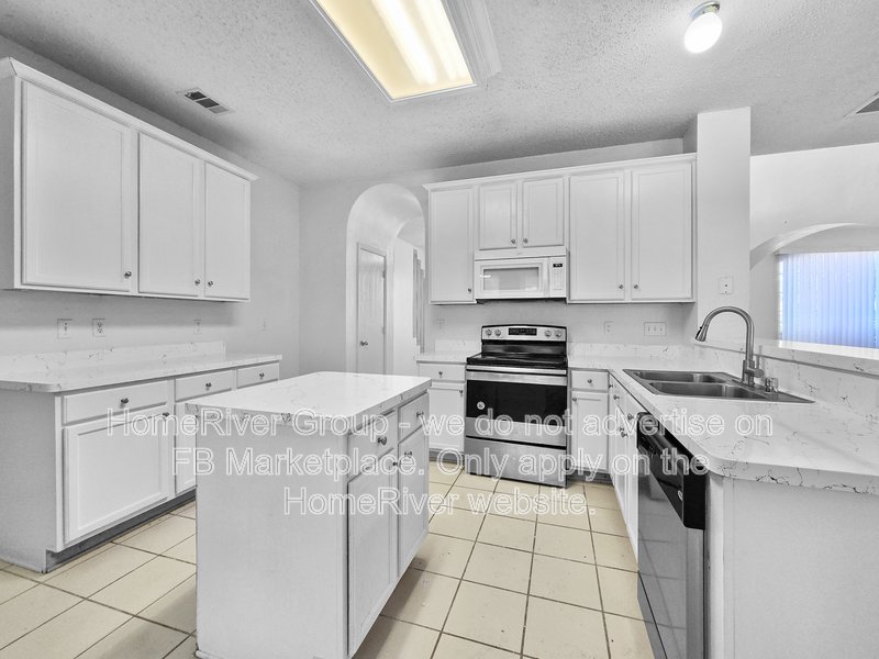 5 BR Home | Fireplace | Game Room | Covered Patio property image