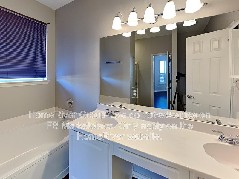 Beautiful 4-Bed | Corner Lot | Fenced Backyard. property image