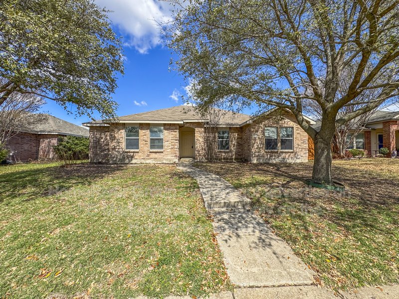 3 BR Home | Fireplace | Covered Patio property image