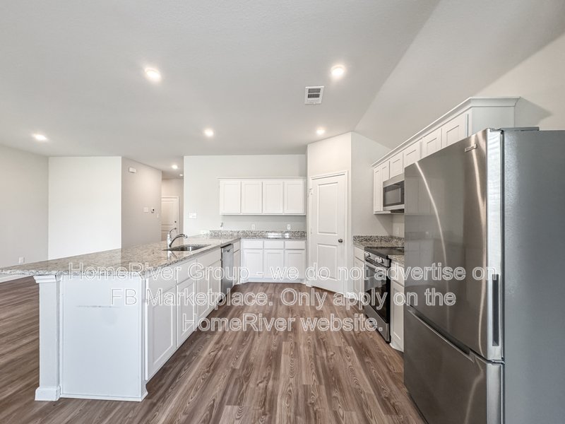 Pets Welcome!! property image