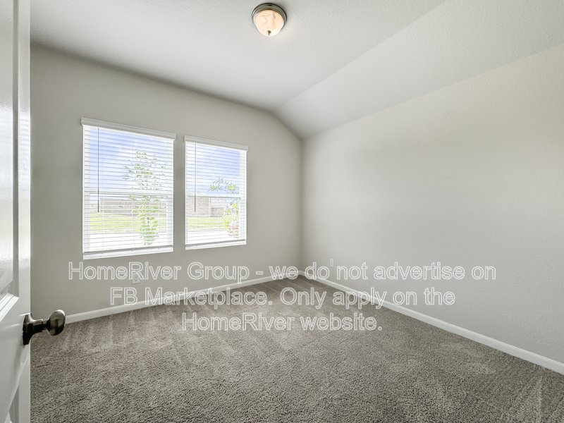 Pets Welcome!! property image