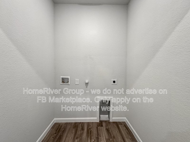Pets Welcome!! property image