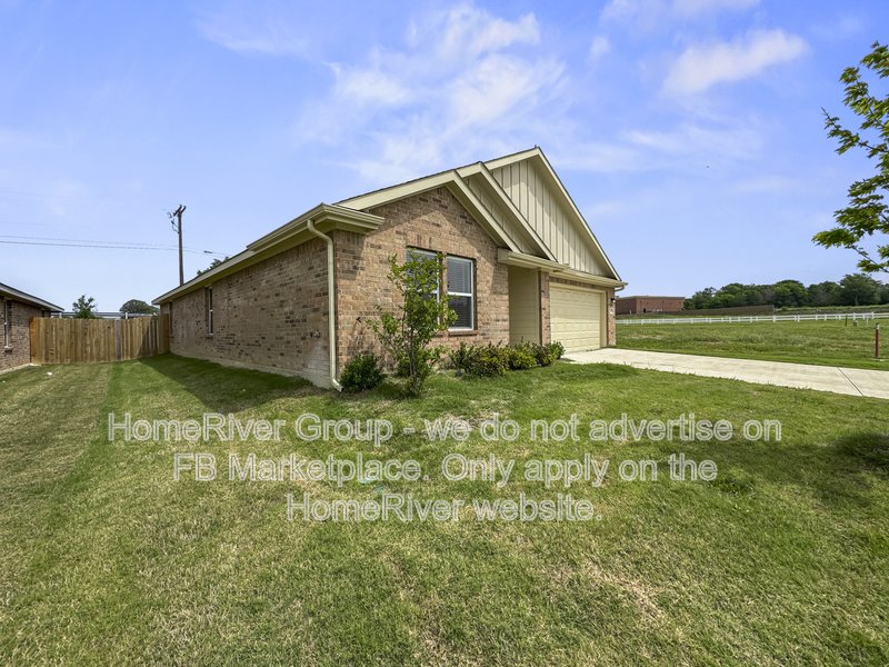 Pets Welcome!! property image