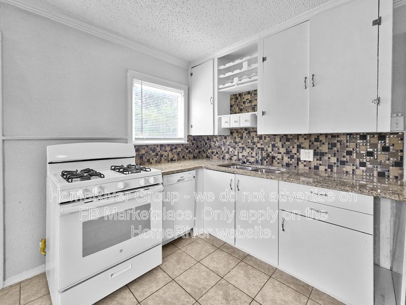 4 BR Home | Refrigerator | Detached Garage | property image