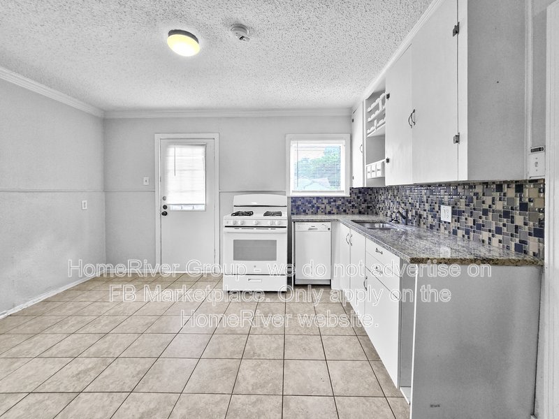 4 BR Home | Refrigerator | Detached Garage | property image