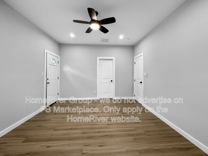 Duplex 3 bed | Updated Interior | Private Backyard. property image