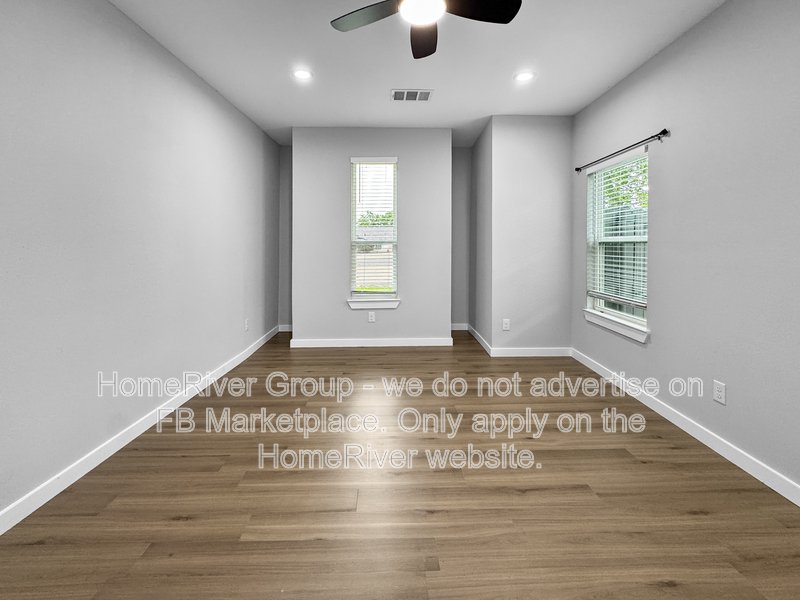 Duplex 3 bed | Updated Interior | Private Backyard. property image