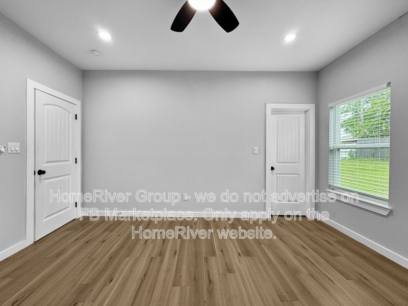 Duplex 3 bed | Updated Interior | Private Backyard. property image