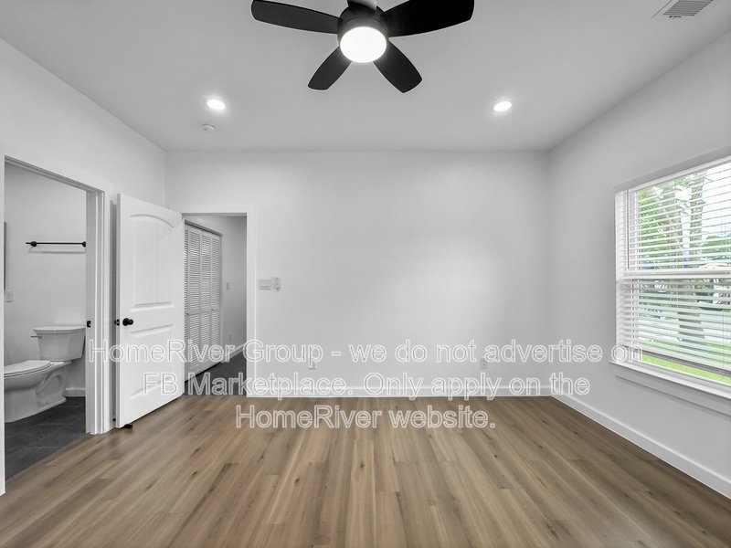 Duplex 3 bed | Updated Interior | Private Backyard. property image