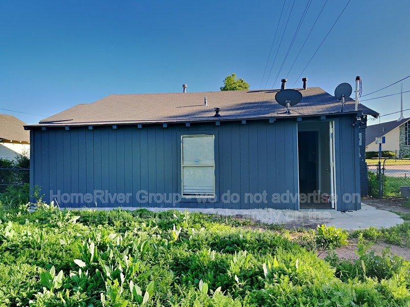 2 BR Home | Large Backyard | Utility Room property image
