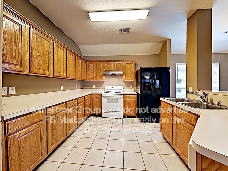 Available Now! 2405 N Brook Dr, McKinney TX 75070 property image