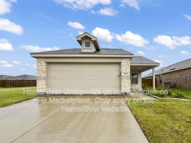 Available Now | Pet Friendly | Fenced Yard property image