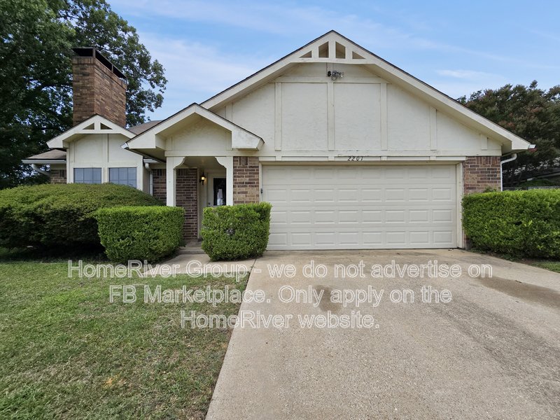 Pet Friendly |  Cozy Fireplace | Fridge | New Carpet property image