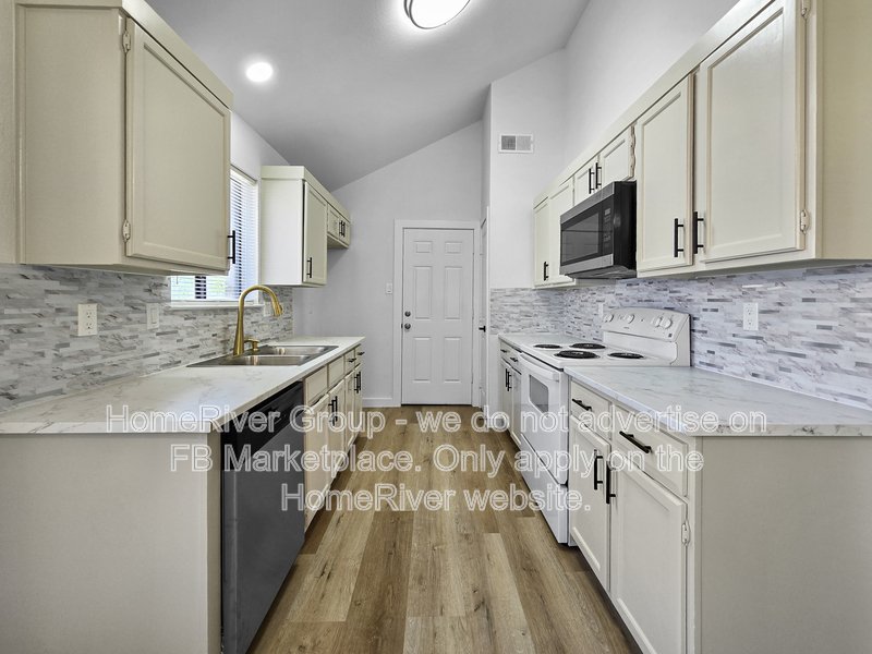 3 BR Homes | Fireplace | Fenced Yard | Meadowcreek Elementary property image