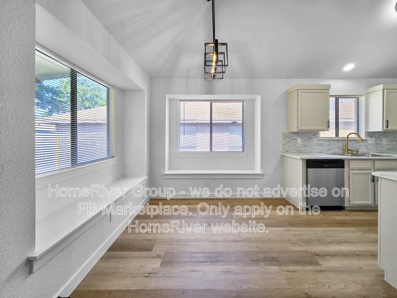 3 BR Homes | Fireplace | Fenced Yard | Meadowcreek Elementary property image