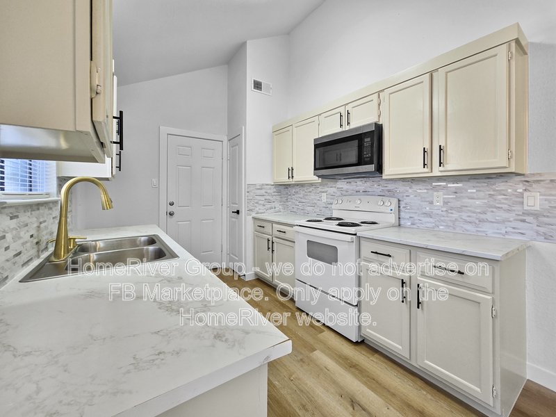 3 BR Homes | Fireplace | Fenced Yard | Meadowcreek Elementary property image