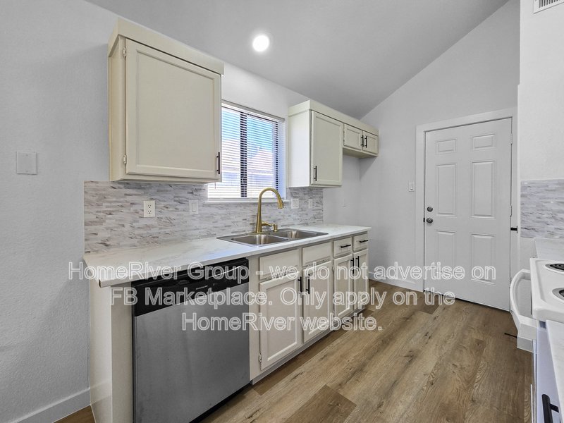 3 BR Homes | Fireplace | Fenced Yard | Meadowcreek Elementary property image