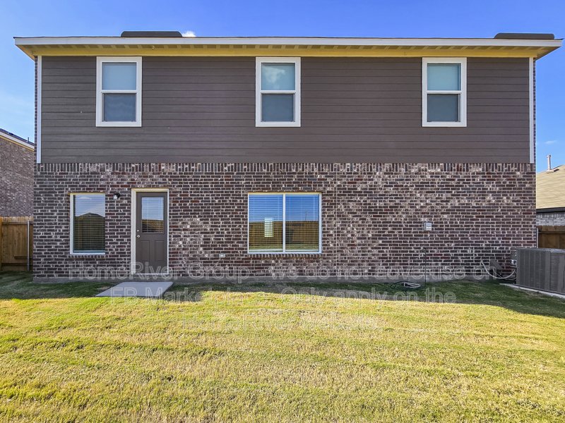 Pet Friendly | Fenced Yard | Fridge Included property image