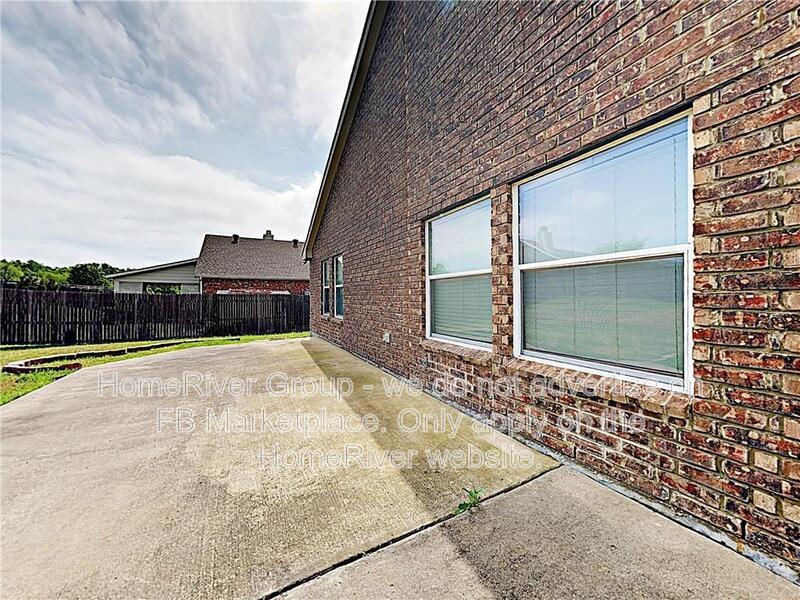 Spacious | 3-Bed Single-Story Home | Open Floor Plan | Huge Backyard property image