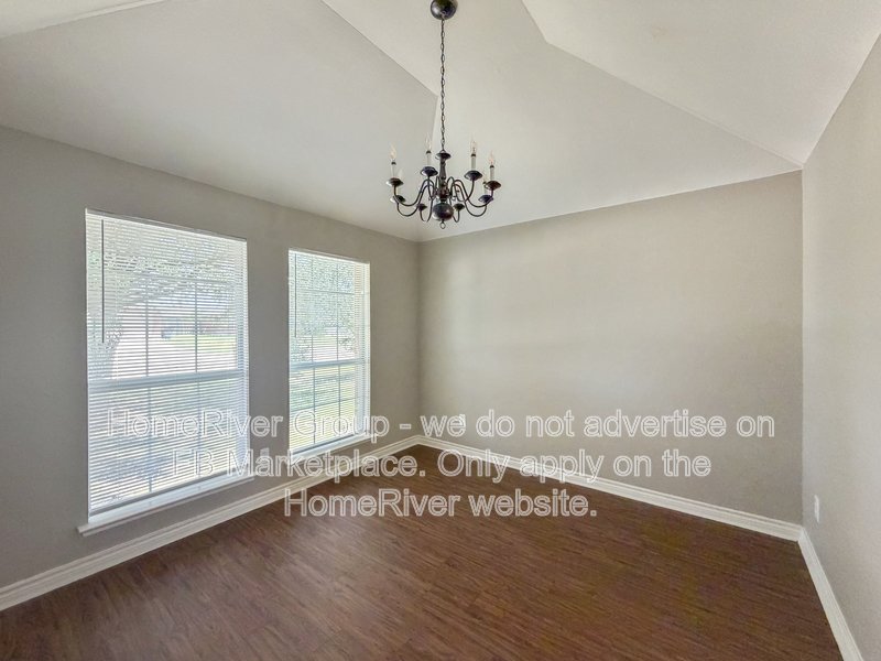 313 Charleston Dr property image