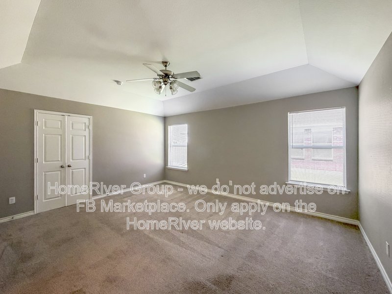 313 Charleston Dr property image