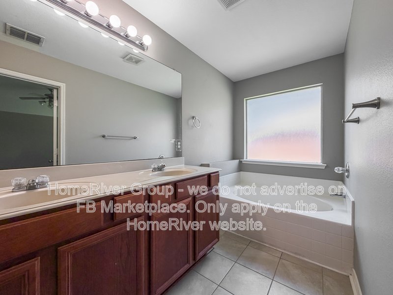 313 Charleston Dr property image