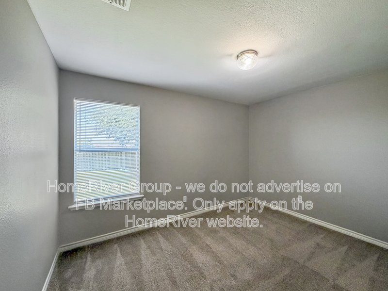 313 Charleston Dr property image