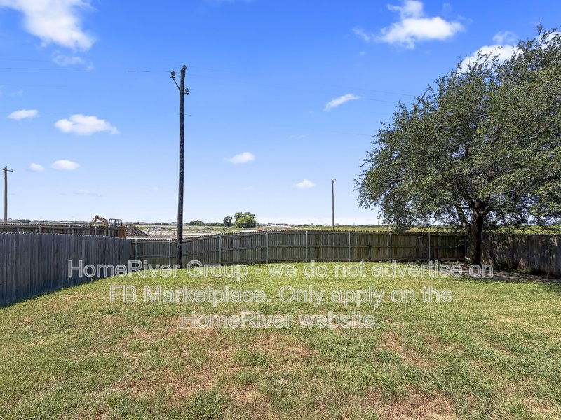 313 Charleston Dr property image