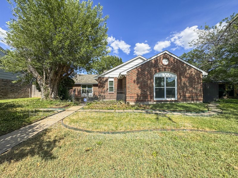Available Now! | Pet Friendly | Fridge Included property image