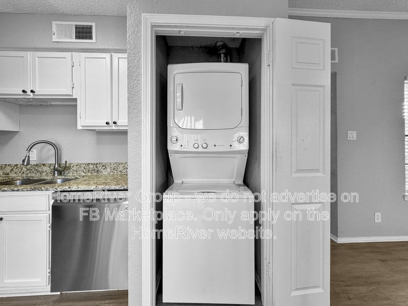 Fridge Included | Community Pool | Water &amp;amp;amp;amp;amp;amp;amp;amp;amp;amp;amp;amp;amp; G property image