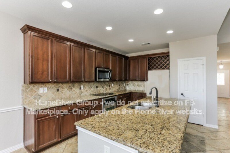 Available Now| Pets Welcome | property image
