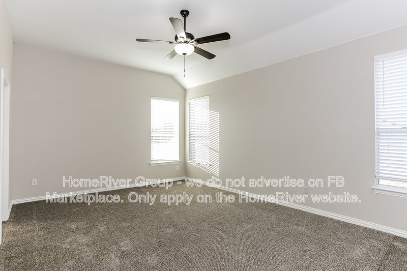 Available Now| Pets Welcome | property image