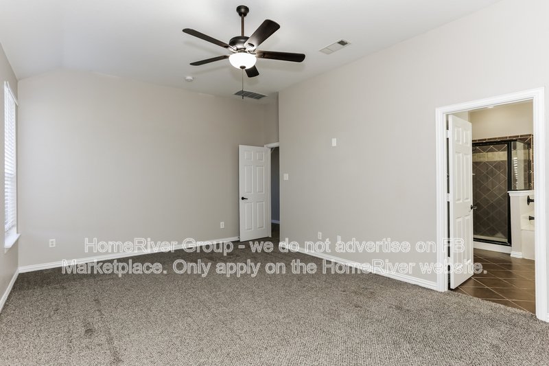 Available Now| Pets Welcome | property image